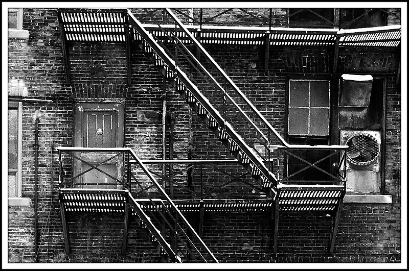 Ottawa-37-14-03-bw.jpg