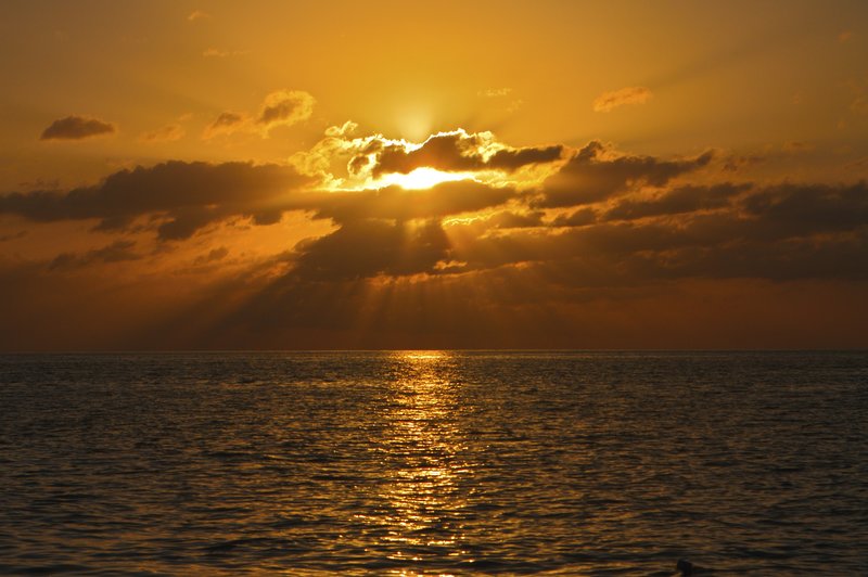 Golden sunset at Negril 1596.jpg :: Negril Beach, Jamaica: Famous 7 mile beach of Jamaica