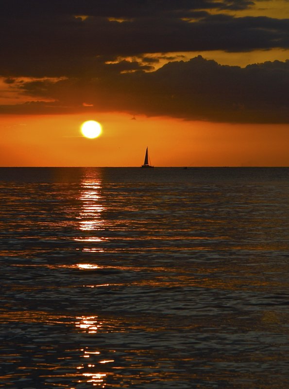 Sailboat in sunset 1227.jpg :: Negril Beach, Jamaica: Famous 7 mile beach of Jamaica