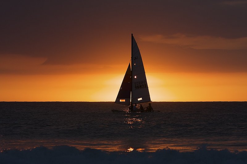 Sale boat silhouette 0008.jpg :: Negril Beach, Jamaica: Famous 7 mile beach of Jamaica
