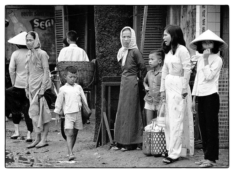 Female Vietnamese.jpg :: Group of Vietnamese women in native dress.