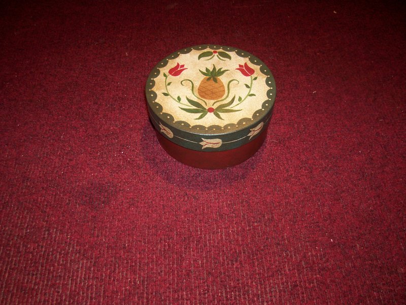 100_1825.jpg :: Pineapple band box $45.00