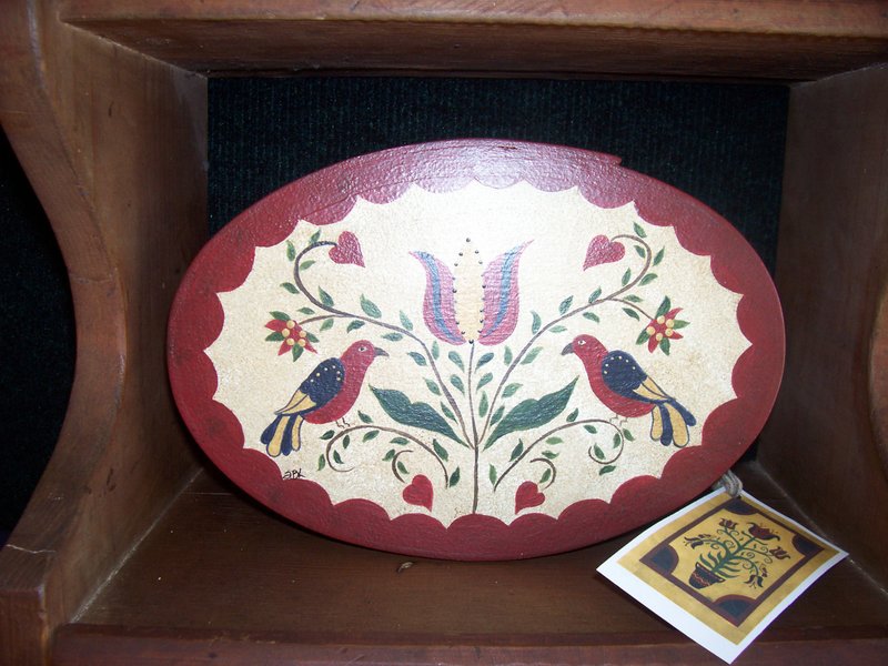 sold..23.jpg :: Twin Birds.  Oval band box with Tulip and birds. $65.00