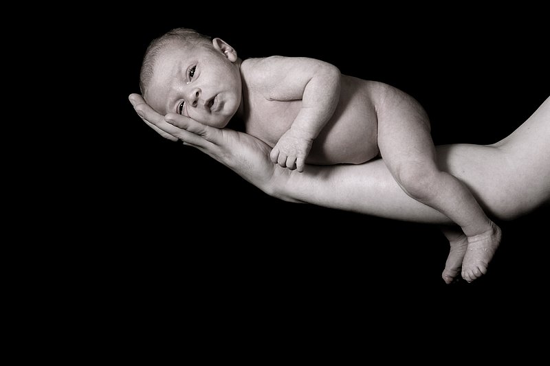 baby in arm1.jpg