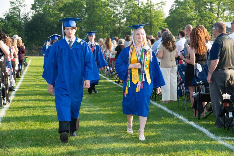 _DSC9040MHSGrad25.jpg