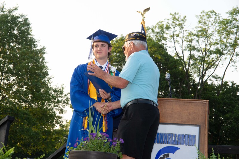_DSC9075MHSGrad25.jpg