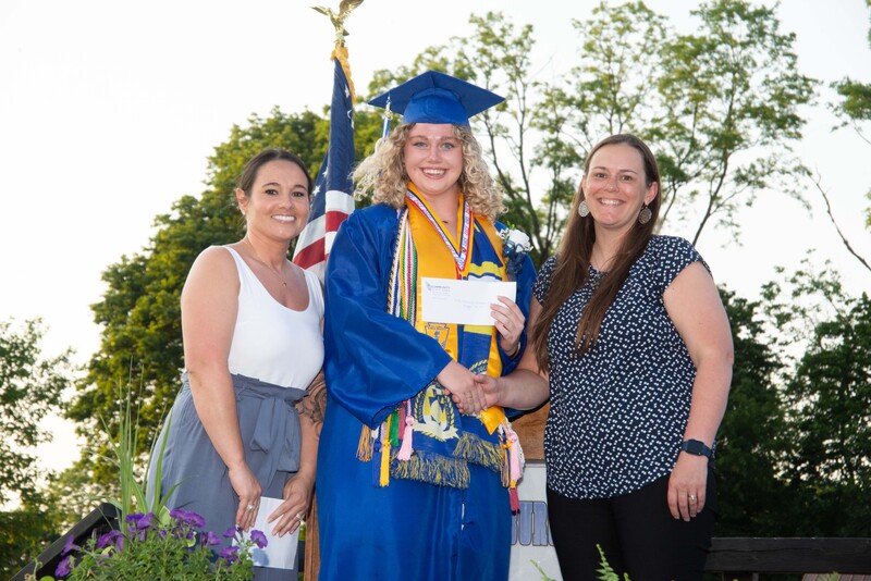 _DSC9080MHSGrad25.jpg