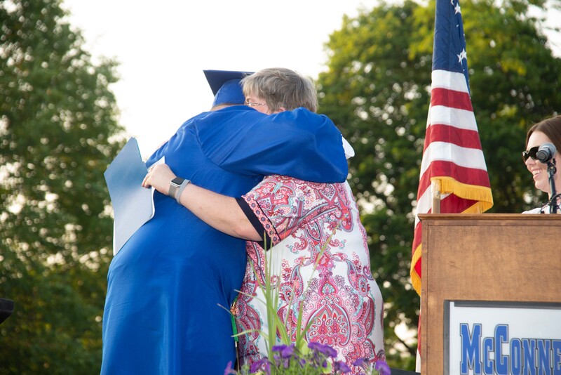 _DSC9084MHSGrad25.jpg