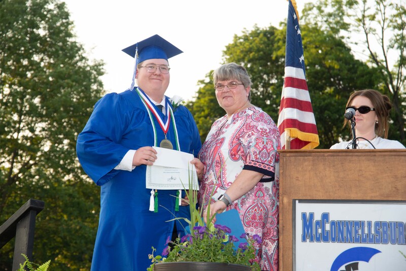 _DSC9085MHSGrad25.jpg
