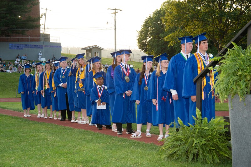 _DSC9092MHSGrad25.jpg