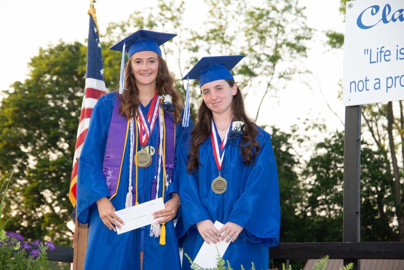 _DSC9097MHSGrad25.jpg