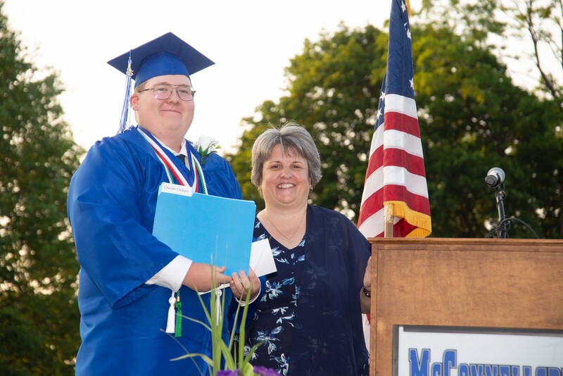 _DSC9099MHSGrad25.jpg