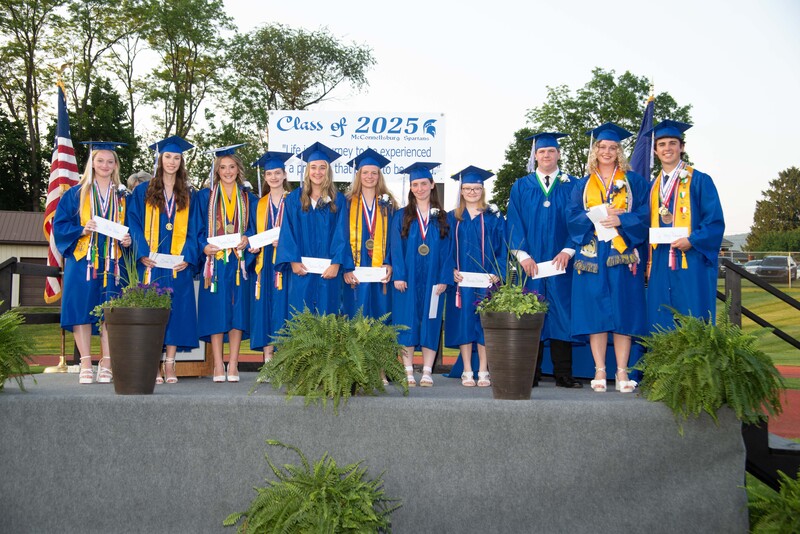 _DSC9102MHSGrad25.jpg