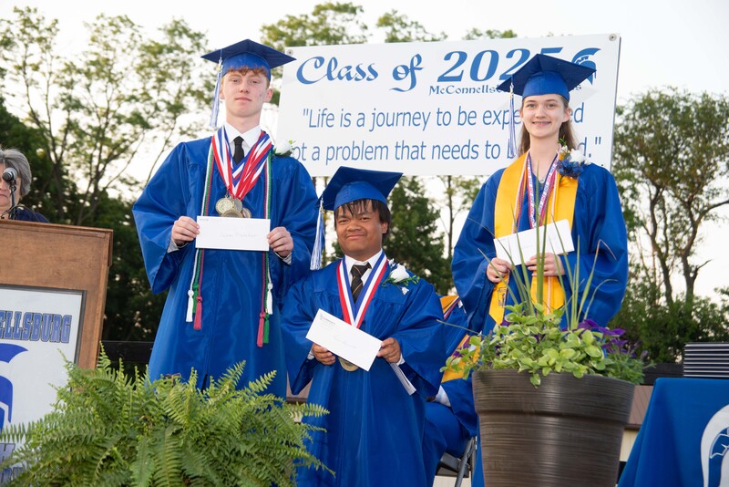 _DSC9107MHSGrad25.jpg