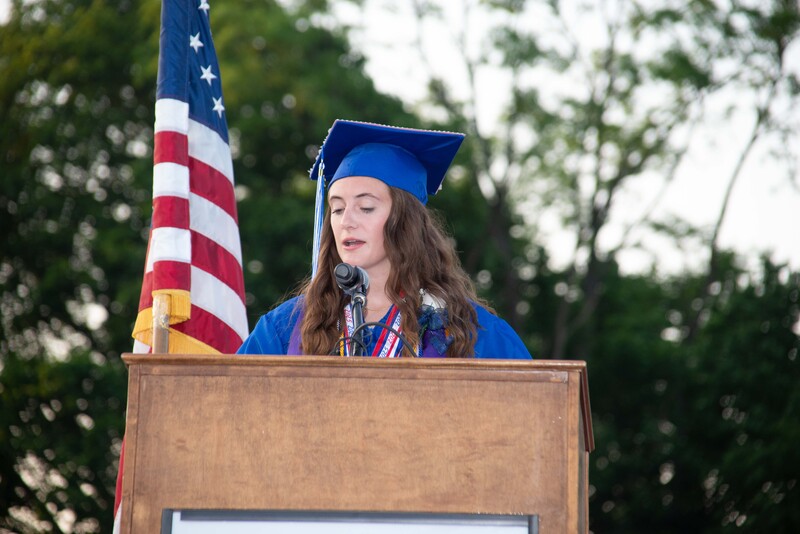 _DSC9121MHSGrad25.jpg