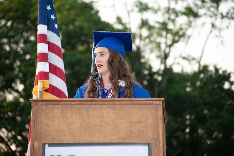 _DSC9122MHSGrad25.jpg