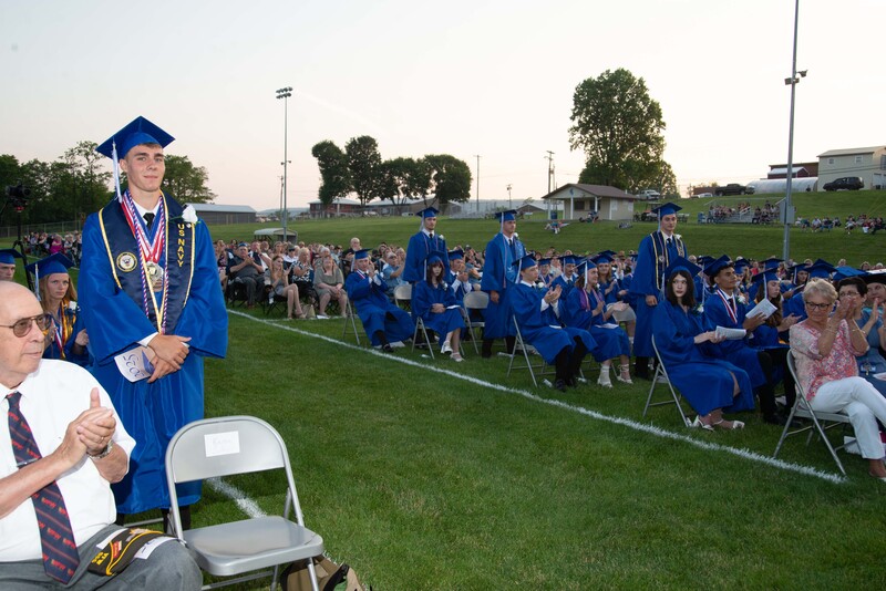 _DSC9124MHSGrad25.jpg