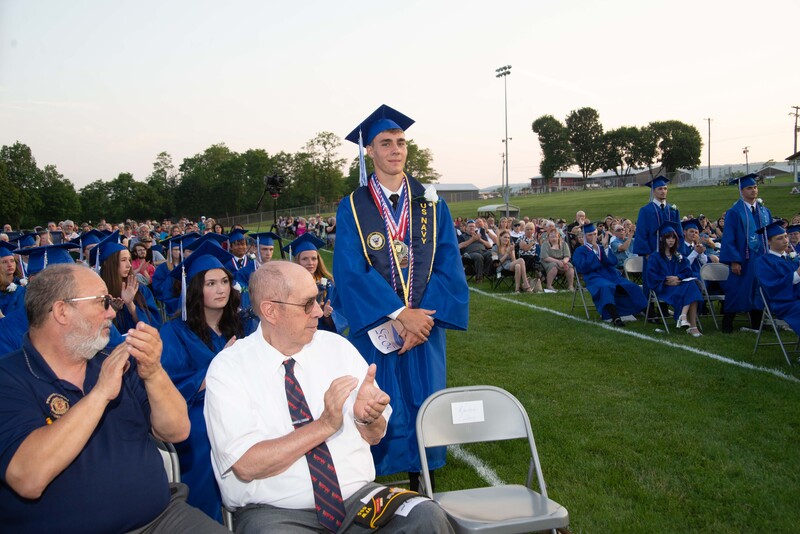 _DSC9125MHSGrad25.jpg
