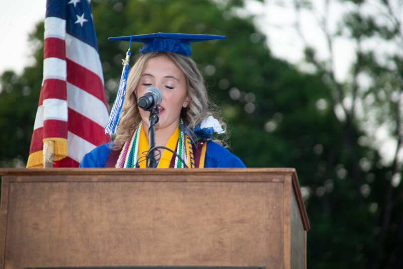 _DSC9128MHSGrad25.jpg