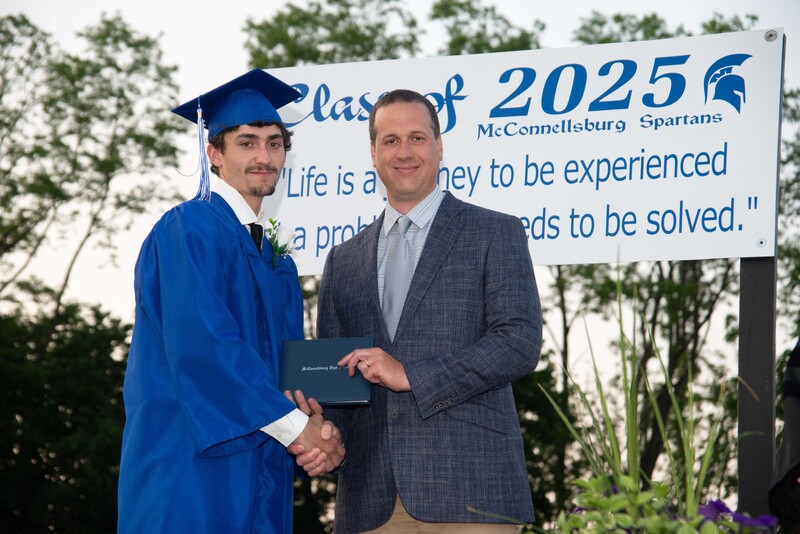 _DSC9135MHSGrad25.jpg