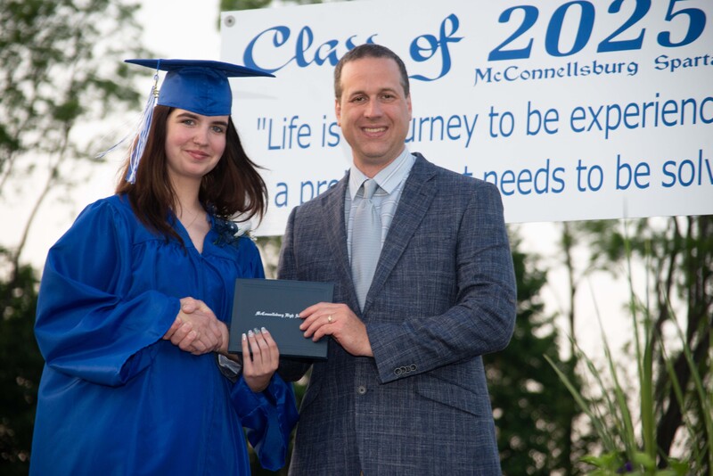 _DSC9141MHSGrad25.jpg