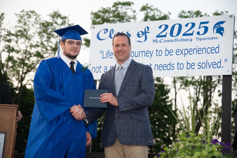 _DSC9142MHSGrad25.jpg