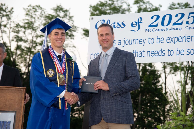 _DSC9151MHSGrad25.jpg
