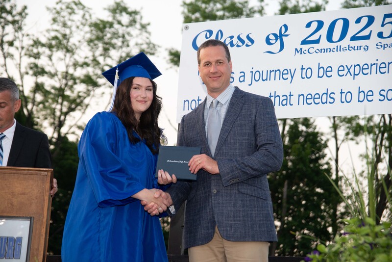 _DSC9152MHSGrad25.jpg