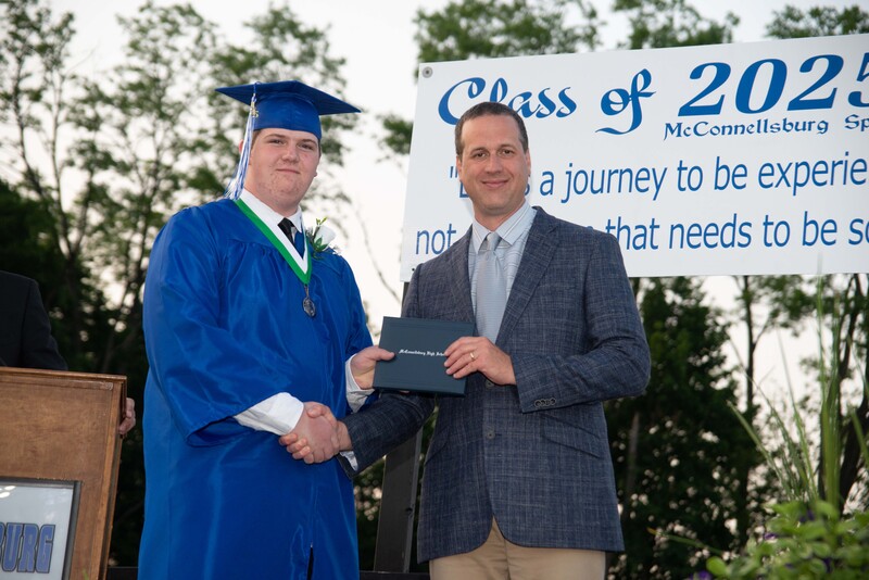 _DSC9154MHSGrad25.jpg