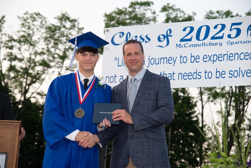 _DSC9159MHSGrad25.jpg