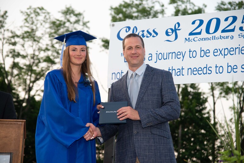 _DSC9164MHSGrad25.jpg