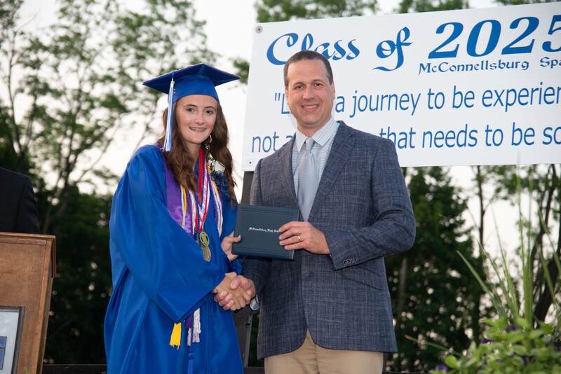 _DSC9171MHSGrad25.jpg