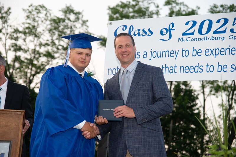_DSC9172MHSGrad25.jpg