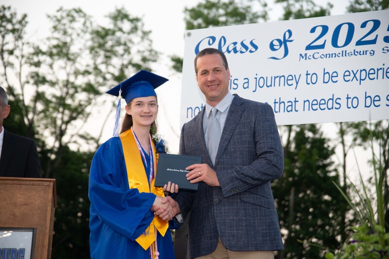 _DSC9175MHSGrad25.jpg