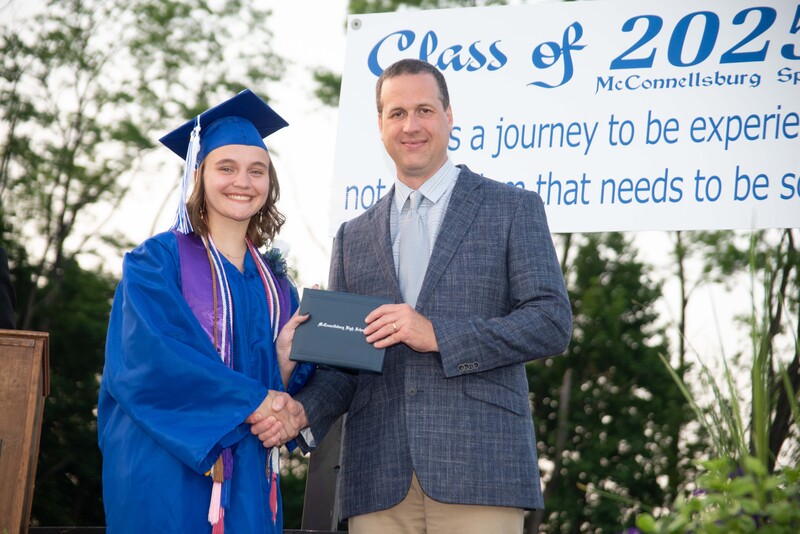 _DSC9182MHSGrad25.jpg