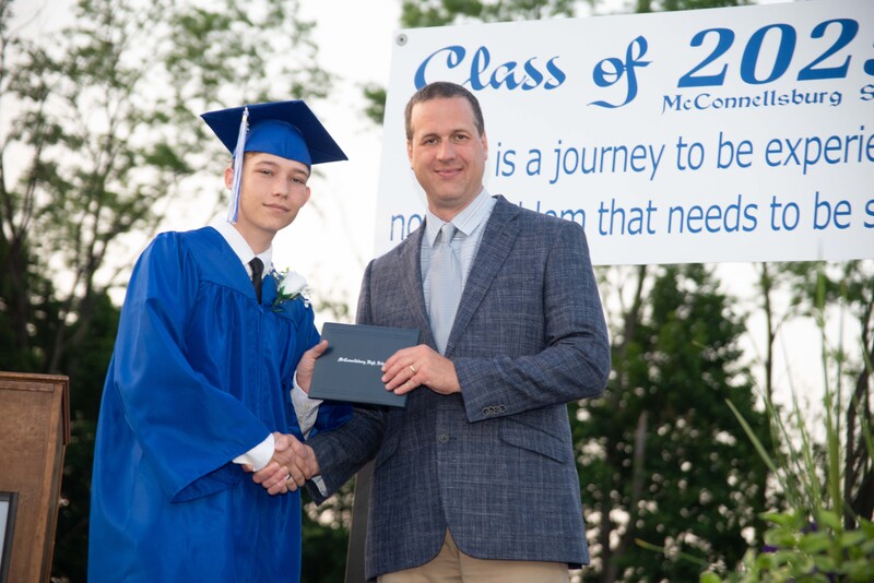 _DSC9184MHSGrad25.jpg