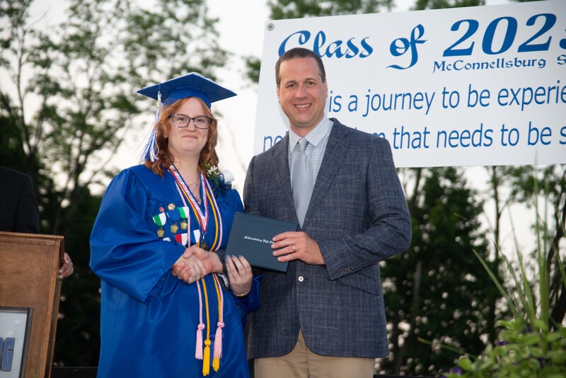 _DSC9194MHSGrad25.jpg