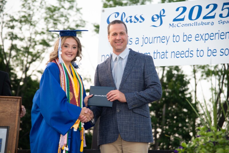 _DSC9199MHSGrad25.jpg