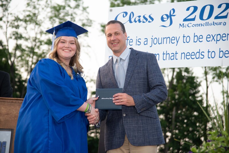 _DSC9202MHSGrad25.jpg