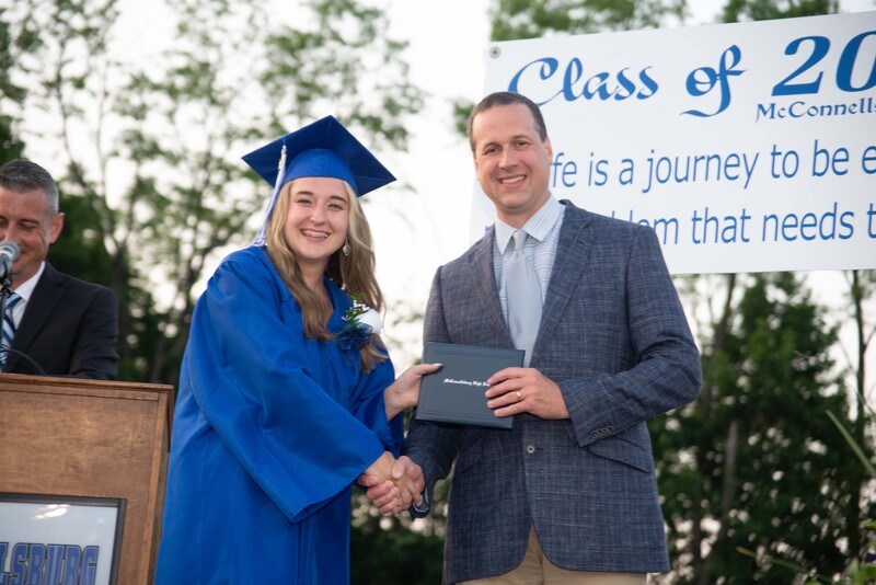 _DSC9204MHSGrad25.jpg