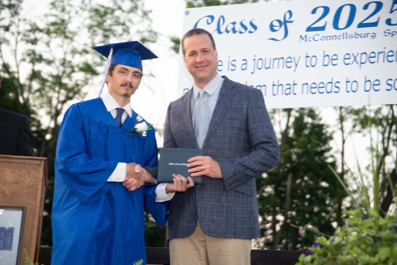 _DSC9215MHSGrad25.jpg