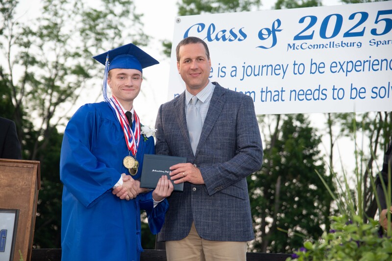 _DSC9222MHSGrad25.jpg