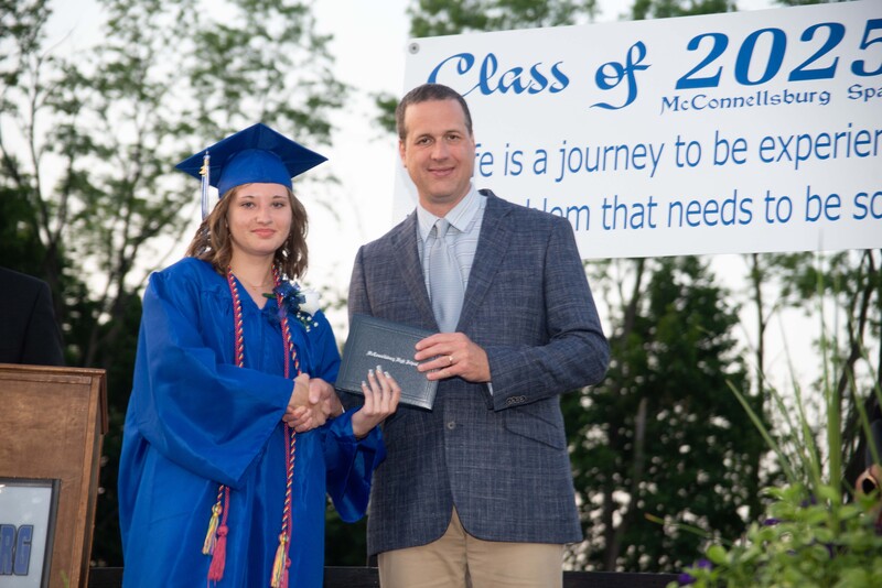 _DSC9228MHSGrad25.jpg