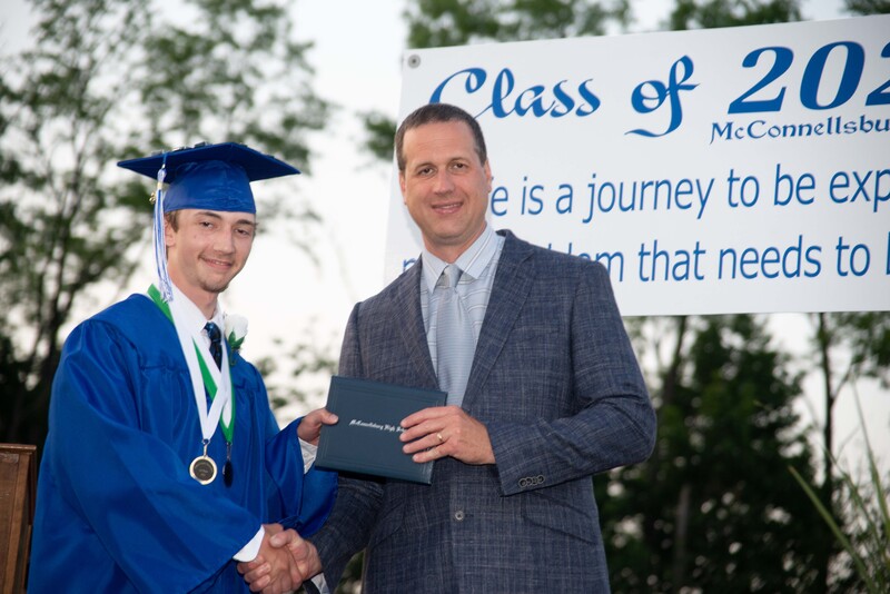 _DSC9230MHSGrad25.jpg