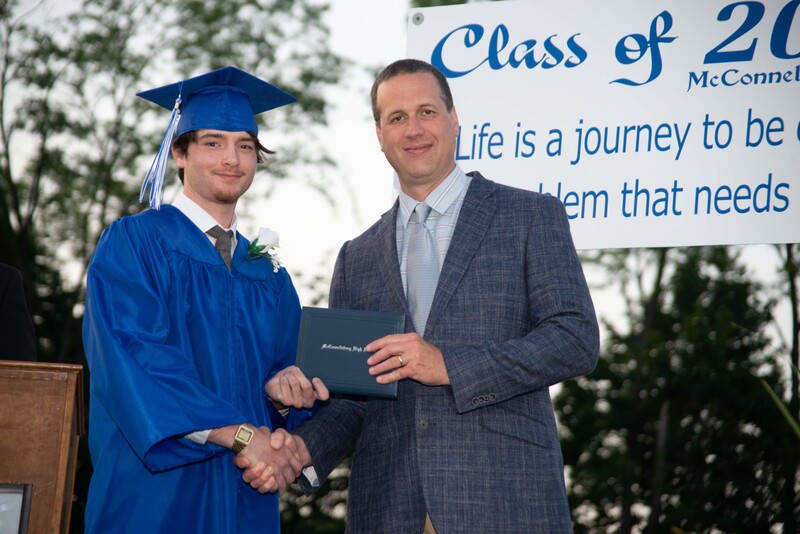 _DSC9234MHSGrad25.jpg
