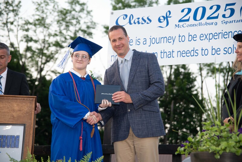 _DSC9240MHSGrad25.jpg