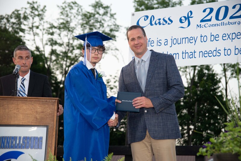 _DSC9242MHSGrad25.jpg