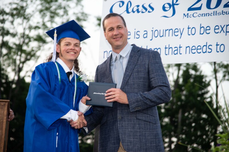 _DSC9248MHSGrad25.jpg