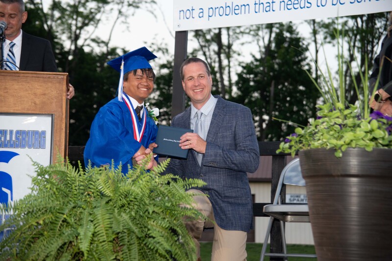 _DSC9255MHSGrad25.jpg