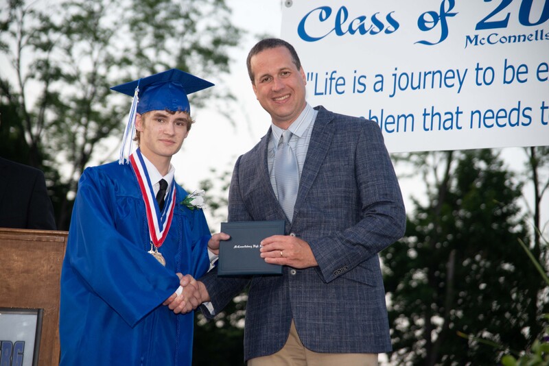 _DSC9261MHSGrad25.jpg